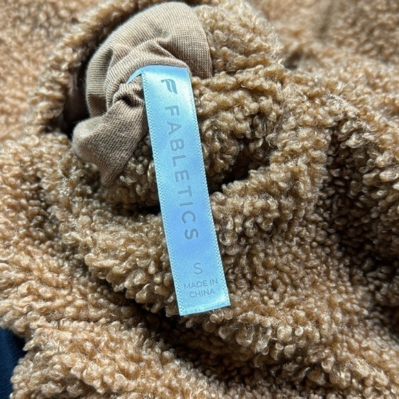 Fabletics Reversible Brown Black Teddy Jacket Size Small - Picture 7 of 7